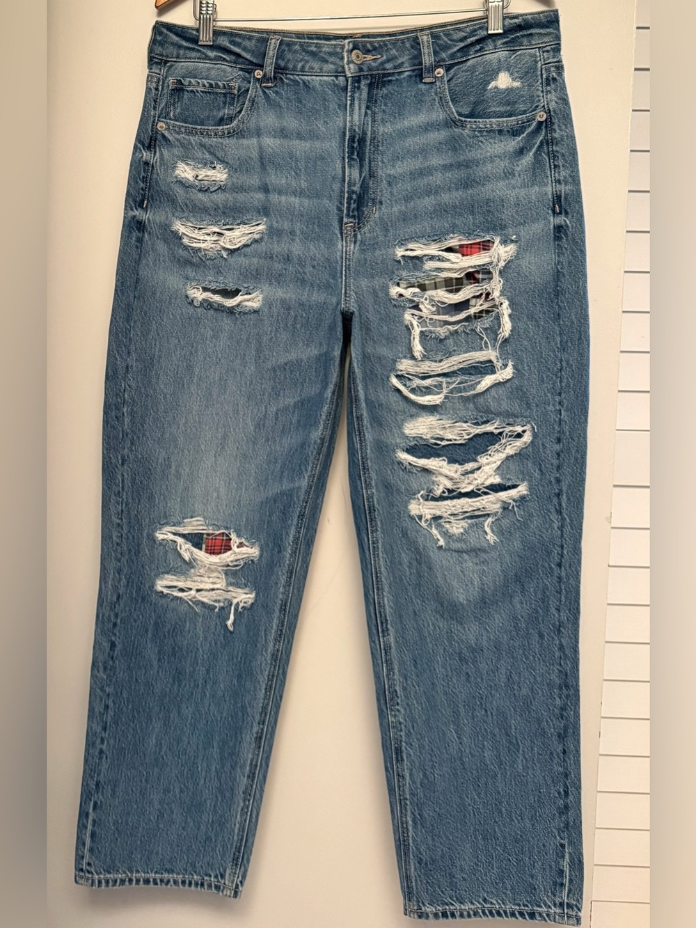 American Eagle Patched Mom Straight Jeans - Size 16